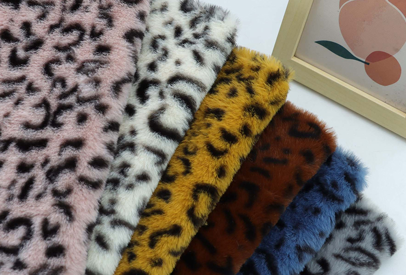 500mg*160cm Leopardögla plyschtyg med kaninpälstryck